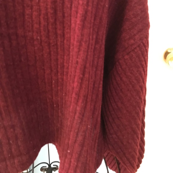 Burgundy sweater - Picture 4 of 9